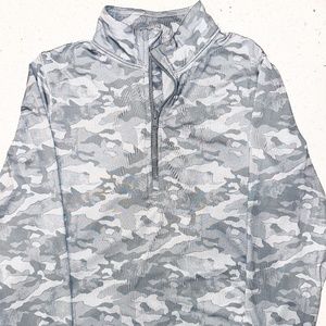 Vineyard Vines Boys Camo Pullover-Size 7